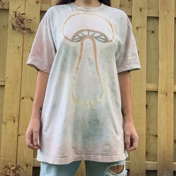 Neutral Tone Mushroom Tshirt Size XL Hand Painted - Picture 1 of 6